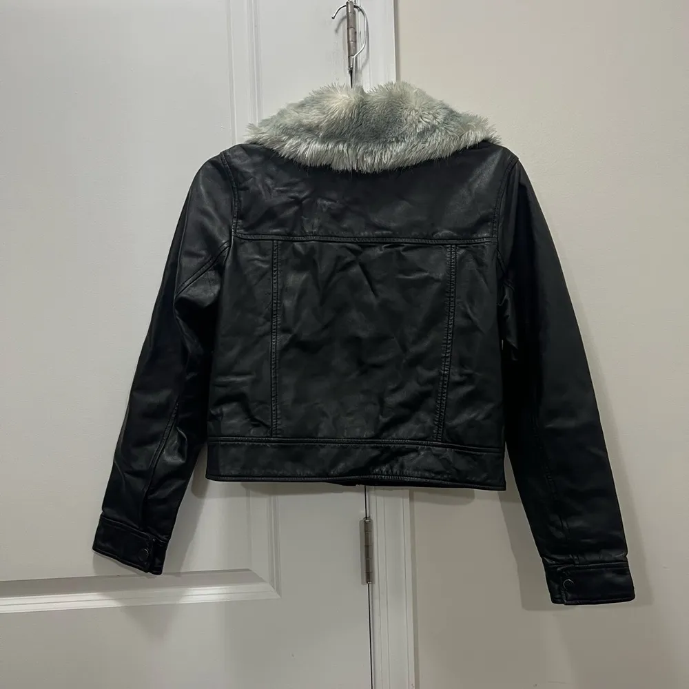 Slate & Willow Black Fur Trim Leather Trucker Jacket Size Medium $695 - Image 8