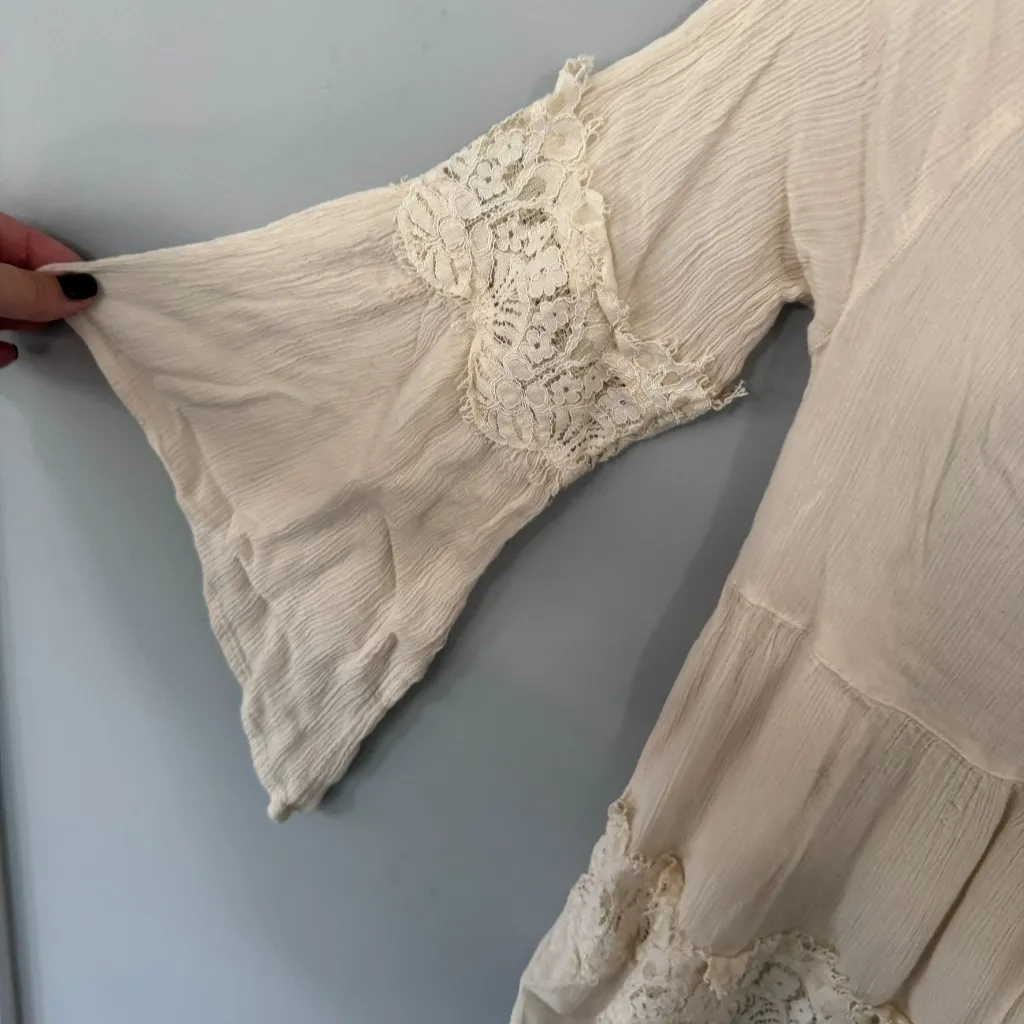 Hollister Cream Bell Sleeve Top w Lace & Tie Neckline Women’s Size Large Viscose - Image 2