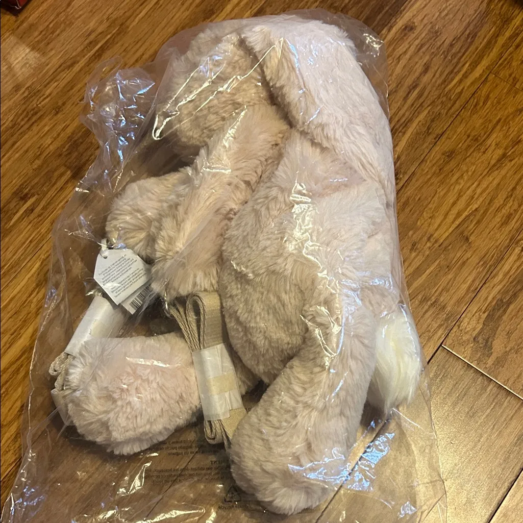 Jellycat Smudge Rabbit Backpack - Image 2