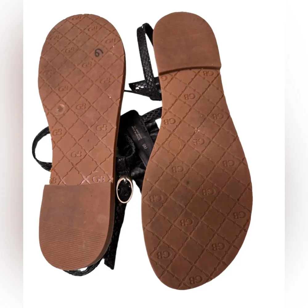 Gianni Bini ruffle black strap flat sandals - Image 3