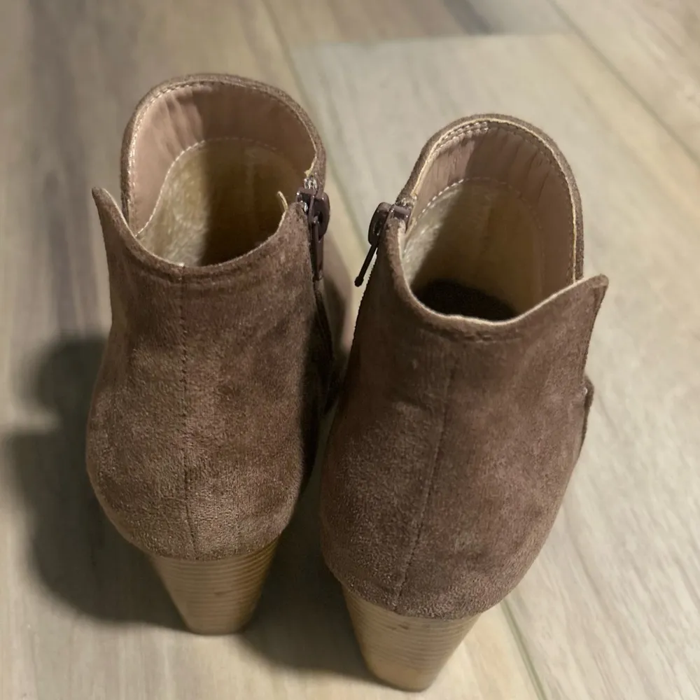 Tan/Brown Ankle Bootie - Image 6
