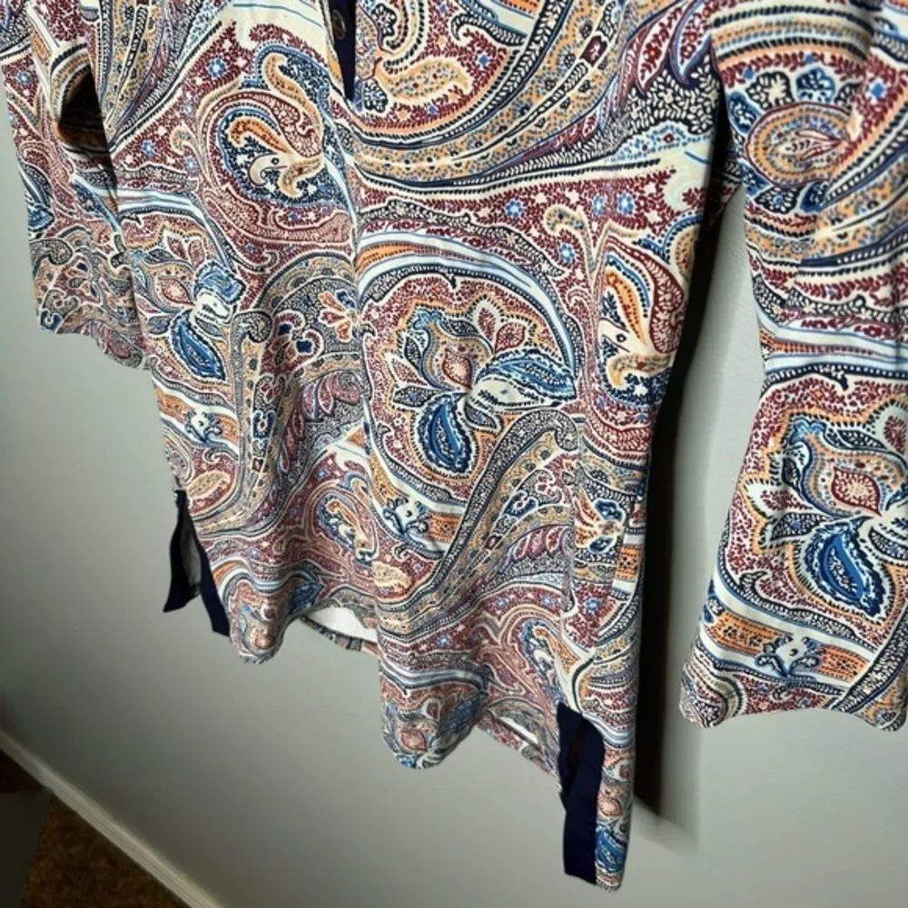 J. McLaughlin Catalina Henley Paisley 3/4 Snap Tunic Top button neck size small - Image 9