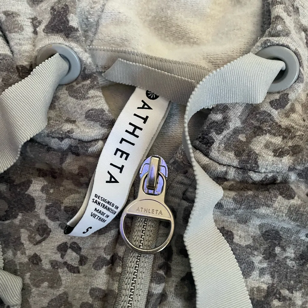 Athleta Gray Floral Balance Full Zip Hoodie Size Small Brand - Image 4