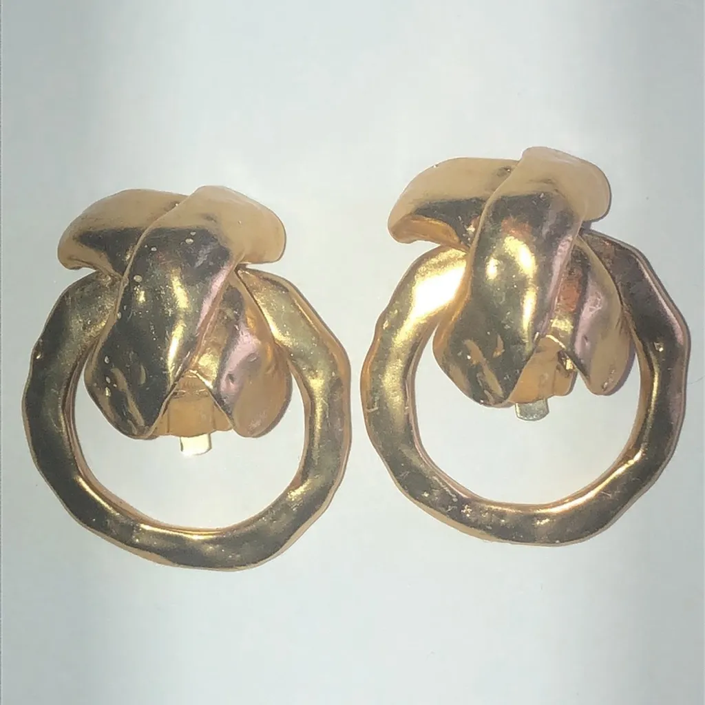 Vintage Satin Soft Gold Tone Door Knocker Retro Boho Clip On Earrings - Image 2
