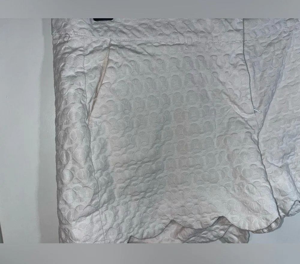 Crown & Ivy Scalloped White Summer Casual & Comfort Shorts Size 10 (Medium) - Image 6