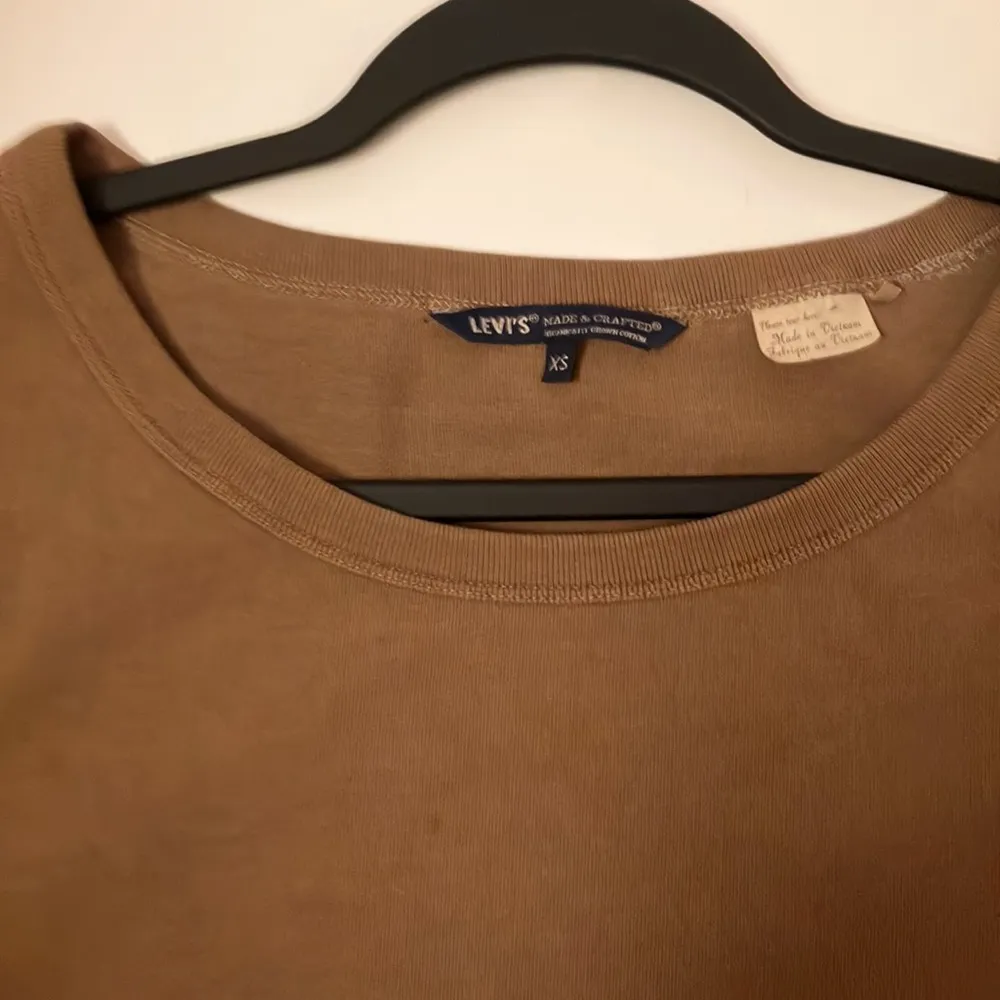 Levi’s woman’s short sleeve casual tee shirt - Image 6