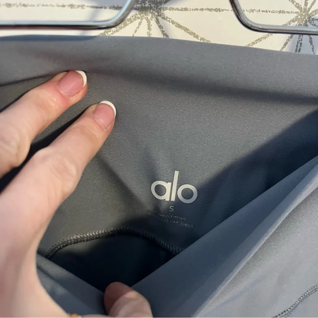 Alo Yoga Airlift Legging Gray 24.5” - Image 3