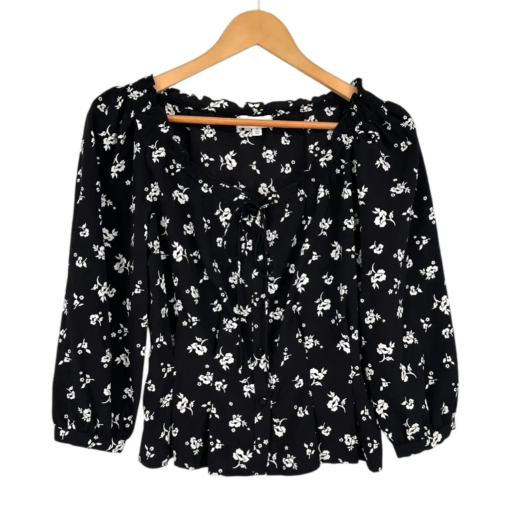 Sweet Baby Jamie Black Floral Tie Top size Small 3/4 Sleeves Scoop Neck Buttons - Image 3