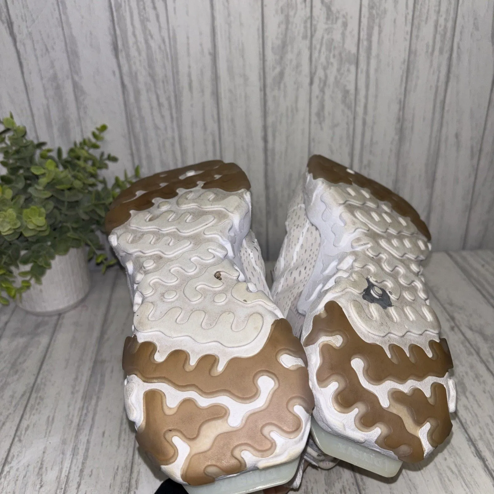 Womens Size 9 Nike React Vision Sneakers GUC - Image 6