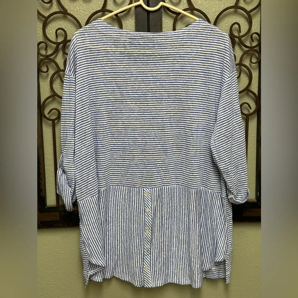 Adrienne Vittadini 3/4 sleeve striped top - Image 2