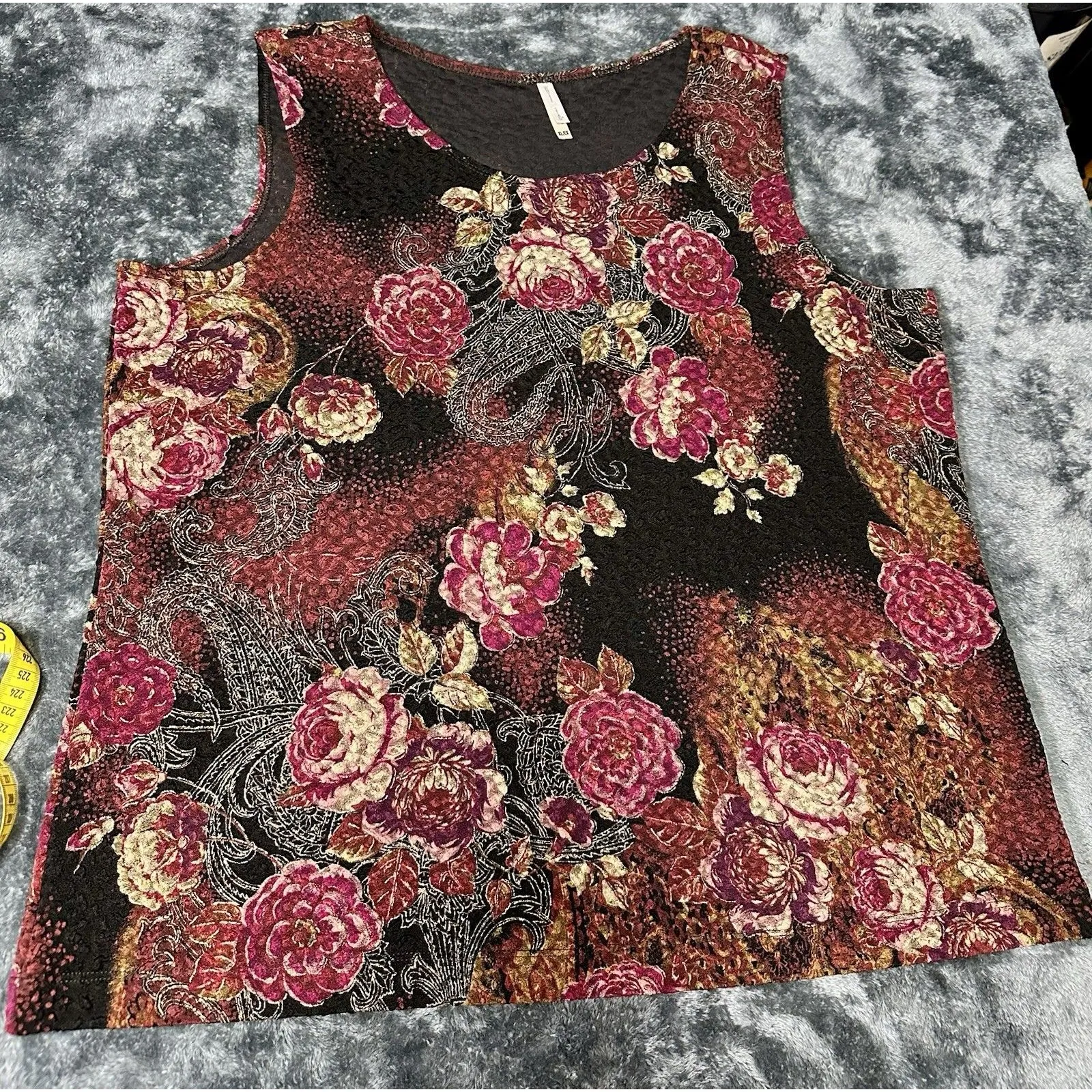 White Stag Women's Multicolor Geometric Metallic Thread Sleeveless Tank Top XL - Image 3