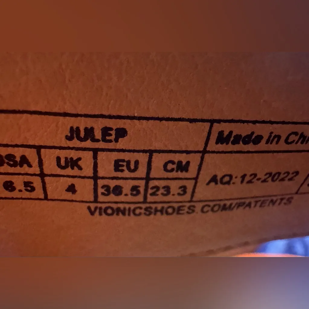 Vionic Julep Dressy Supportive Sandal - size 6.5 Like New - Image 5