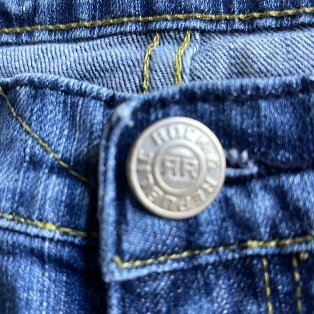 Rock & Republic Low-rise Flare Distressed 31" Inseam Jeans Size 28 EUC #4775 - Image 4