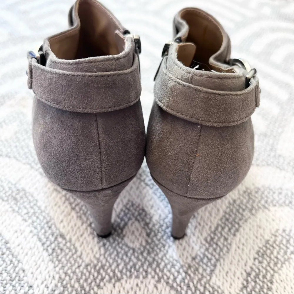 VINCE CAMUTO Venida Gray Suede Leather Heeled Ankle Booties 6 M - Image 5