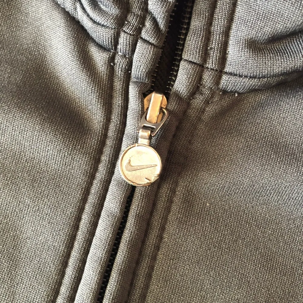 Nike zip up sweater - Image 3