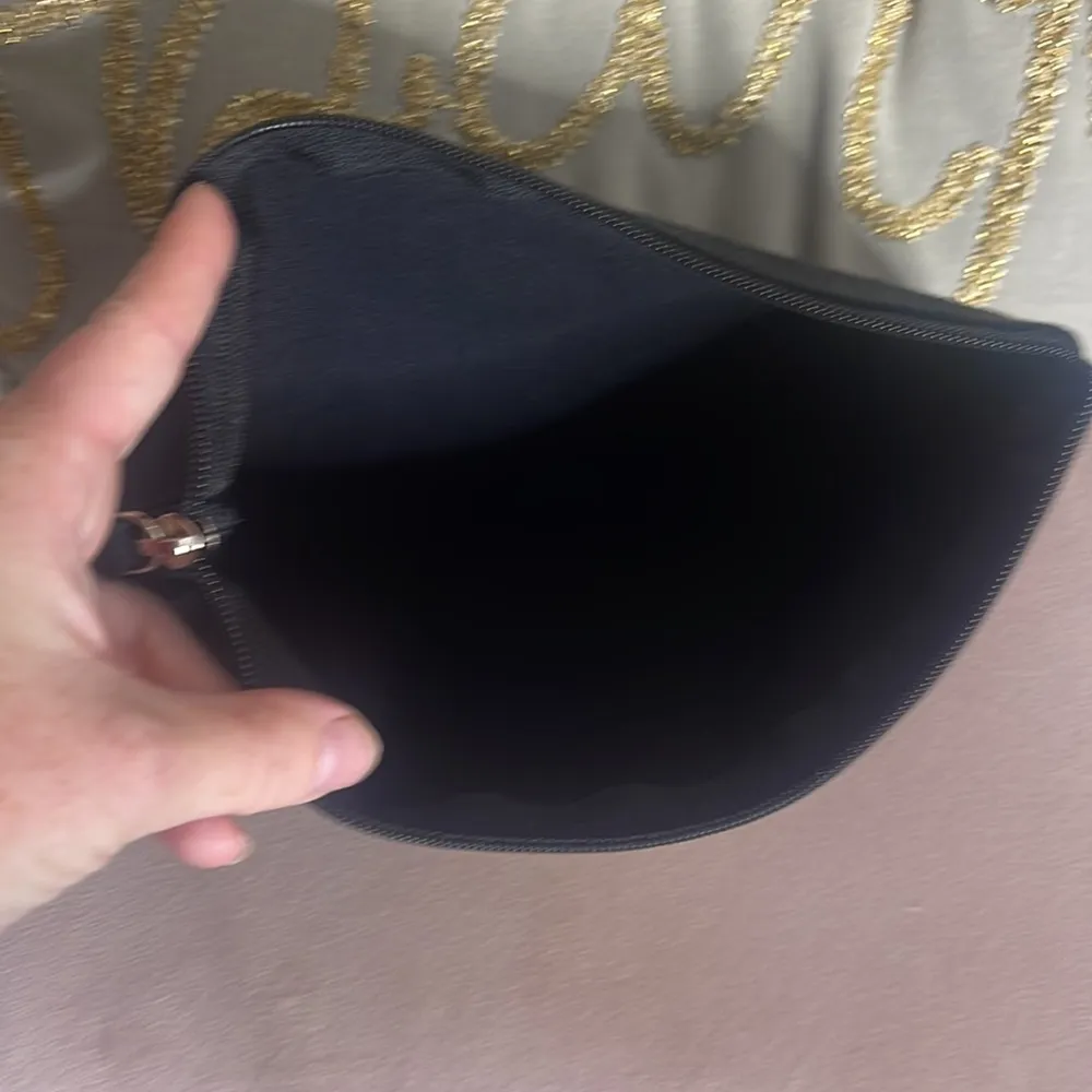 A puffy initial embroidery patch NEW zipper cosmetic bag - Image 4