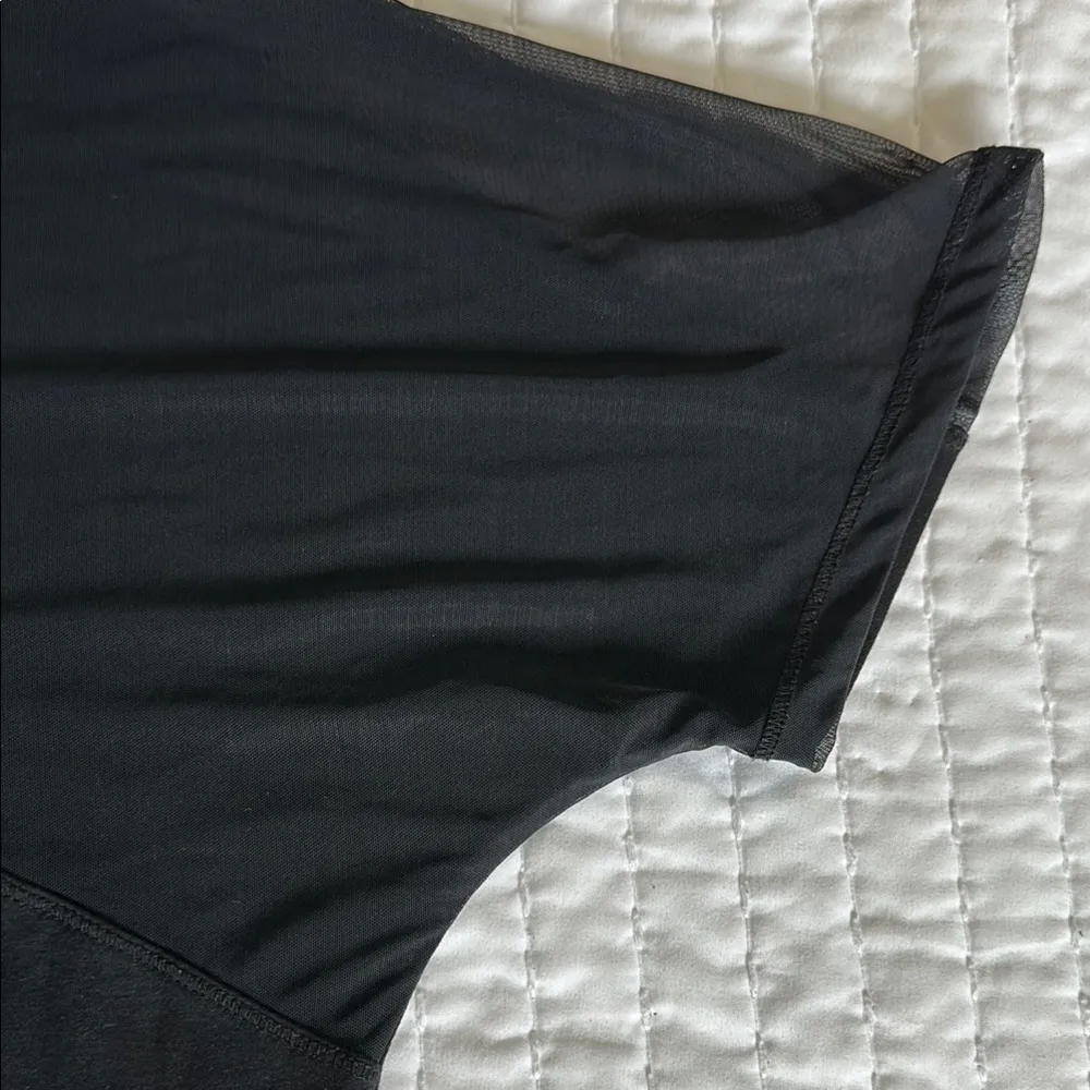 Athleta Women's Black Top Athletic Gym size M 
Oversized l - Image 10