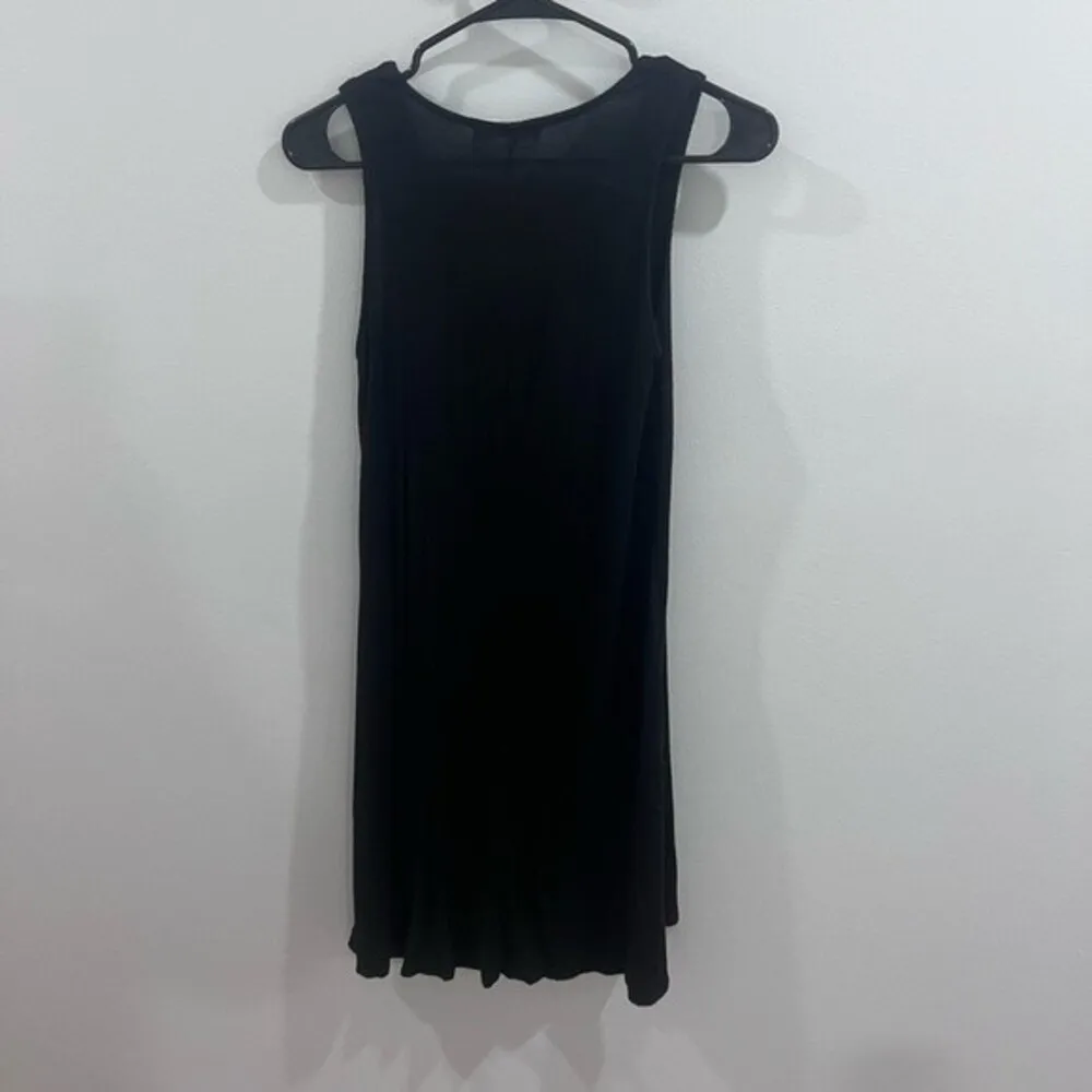 Black criss cross vneck jersey knit swing dress size medium - Image 4