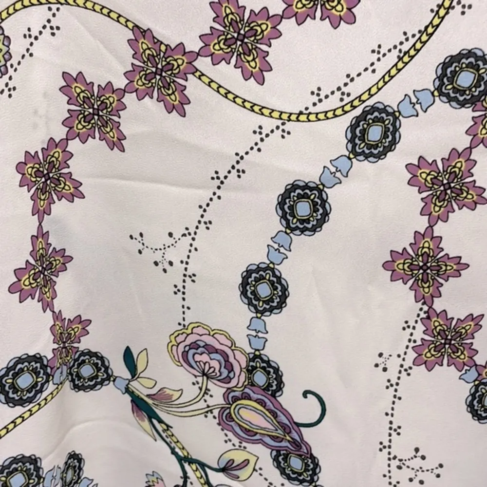 Loft White & Purple Floral V-Neck Tie Flutter Sleeve Curve Hem Blouse - Image 4