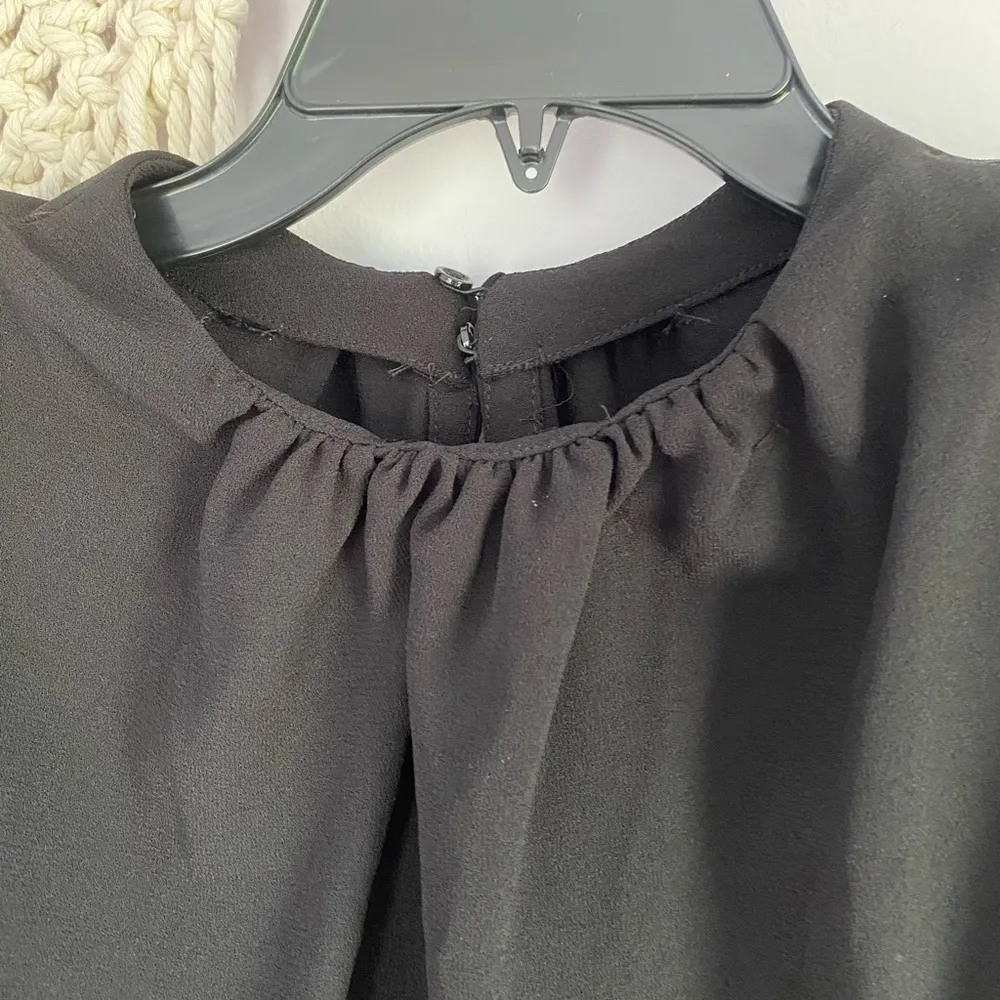 black dress with shoulder pads - Image 6