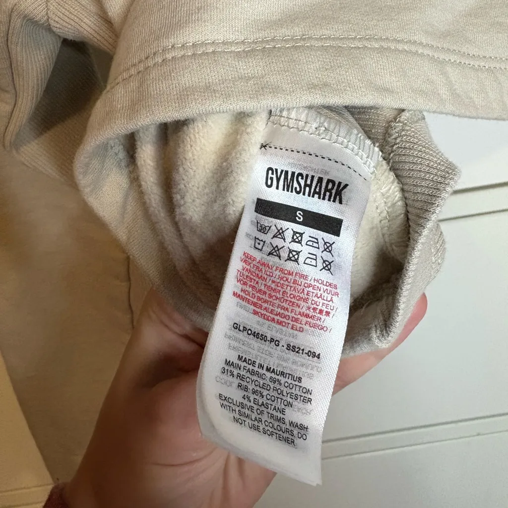 Gymshark Cropped Hoodie Size Small - Image 4