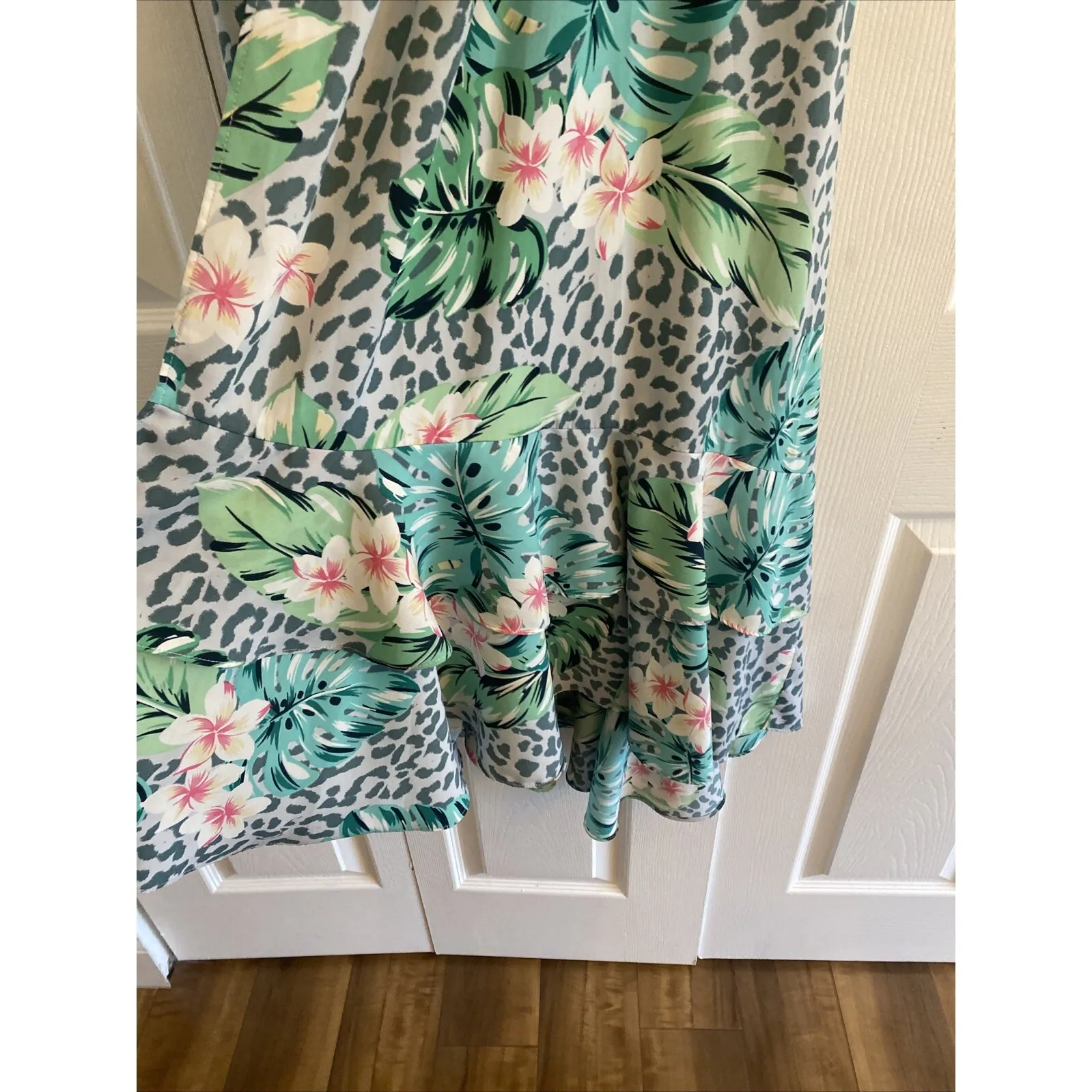 Adelyn Rae Womens Medium Leopard Palm Midi Dress V Neck Euro Travel Glam Tier - Image 6