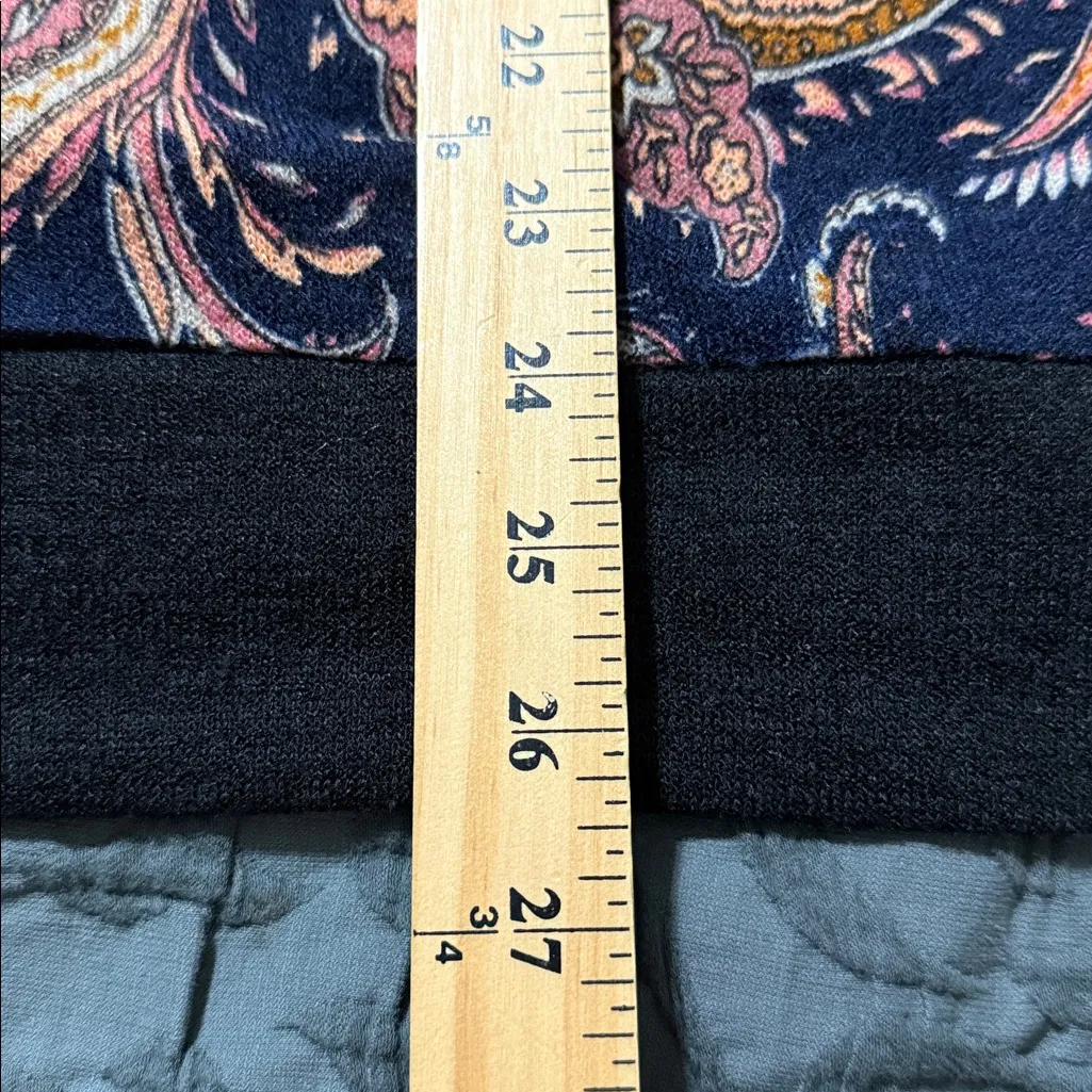 Sew In Love women’s size small pullover long sleeve lightweight sweater paisley Black - Image 3