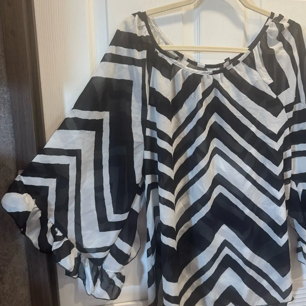 Women’s R Rouge SheerBlouse Bell Sleeve Size Medium Black - Image 5