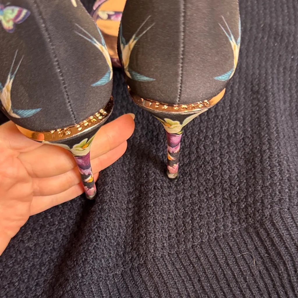 Ted Baker GORGEOUS Women's Black and Purple Floral Heels worn once! - Image 6