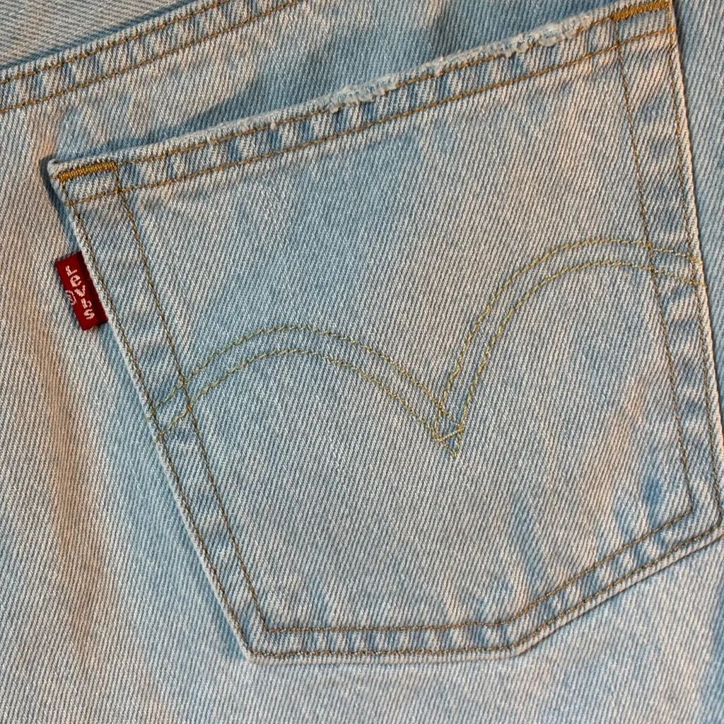 Levi’s 501 Button Fly Light-wash Cutoff Denim Shorts 27 Festival Jean Shorts - Image 4