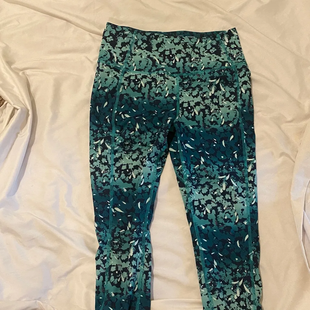 L.L. Bean Teal and Black Patterned Leggings Blue - Image 2
