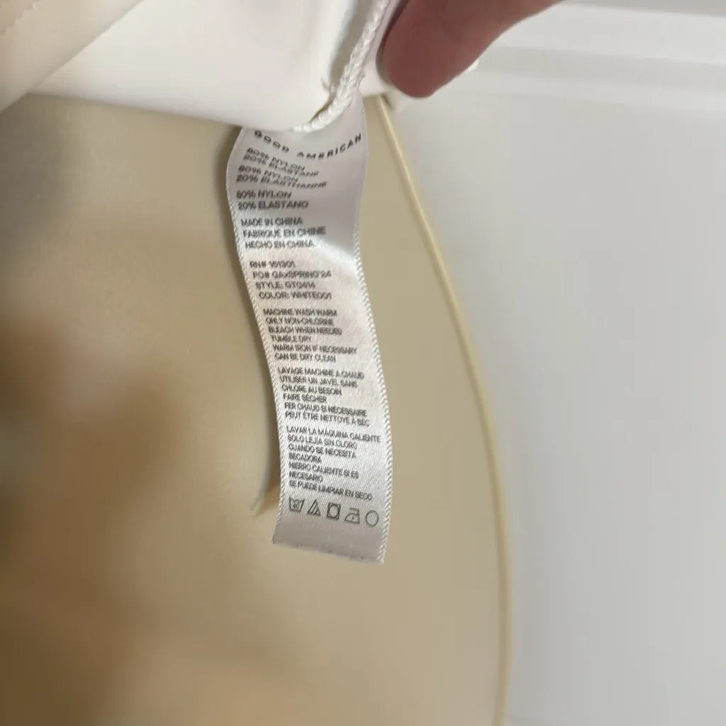 Good American Scuba Scoop Crop Tee in White Small - Image 5