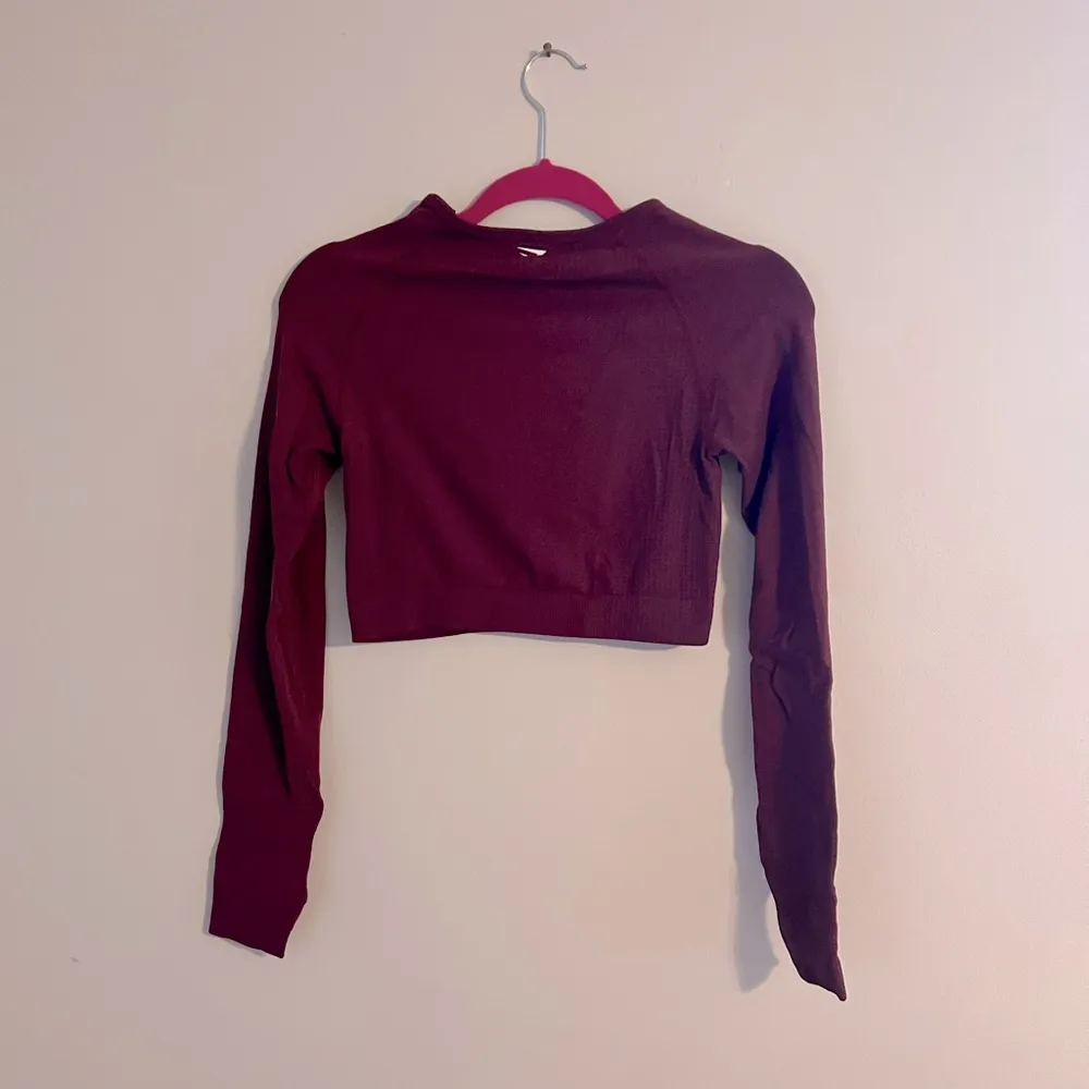 NWOT Vital seamless crop 2.0 top in baked maroon marble ( discontinued) - Image 3