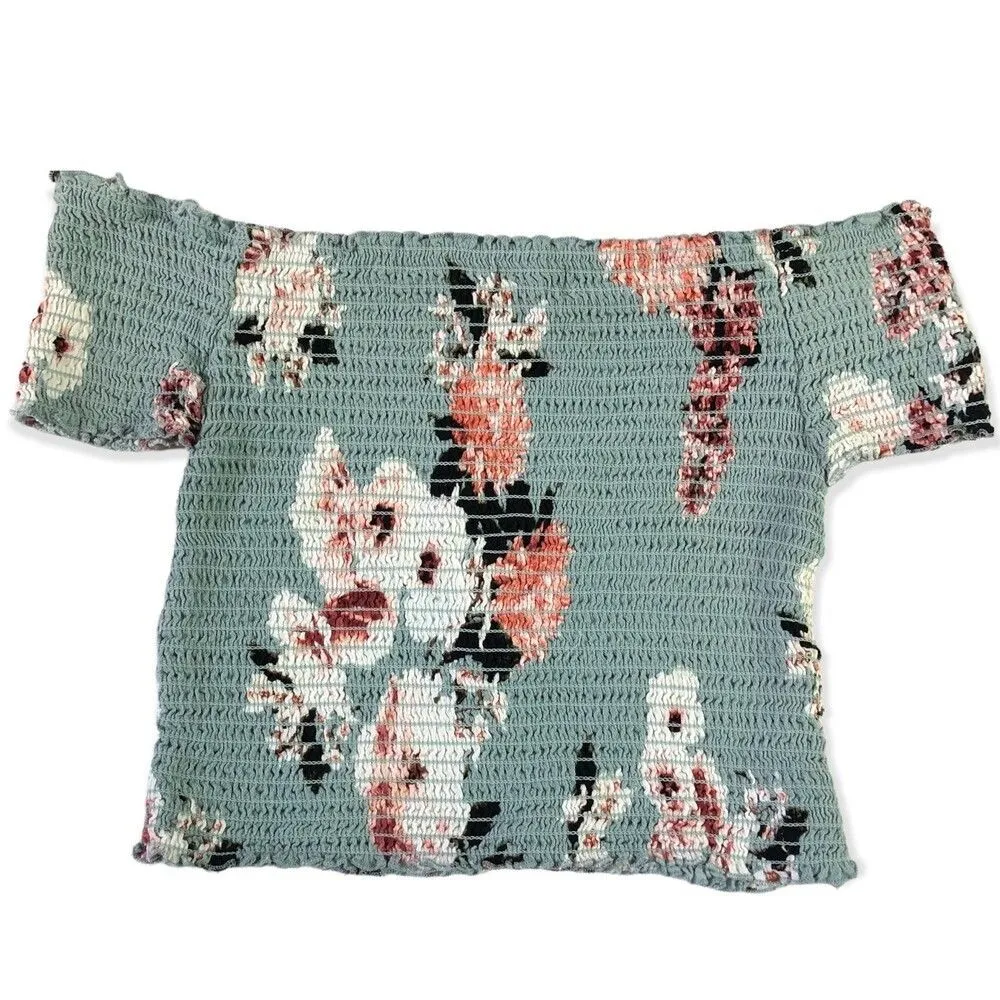Kendall & Kylie Off the shoulder Smocked Floral Top - Image 4