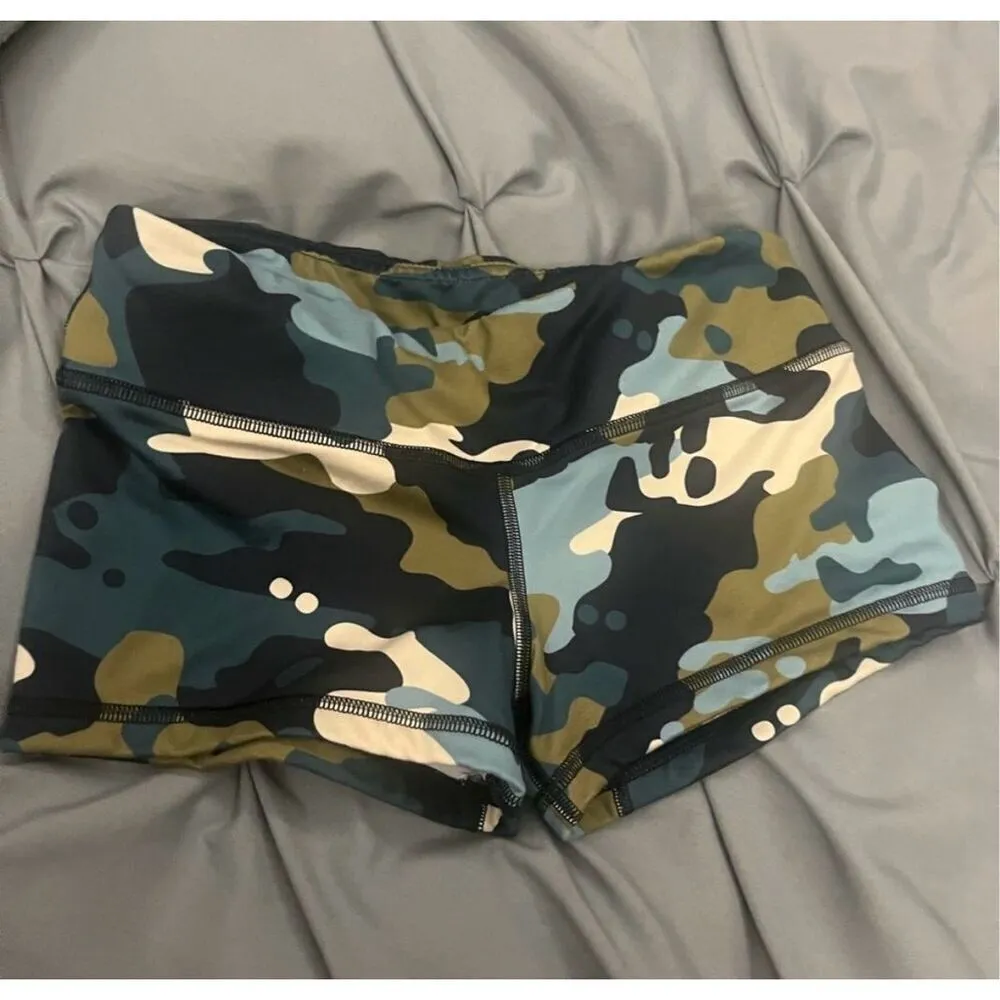 Fleo Alpine Camo Olive OG shorts size small Green - Image 2