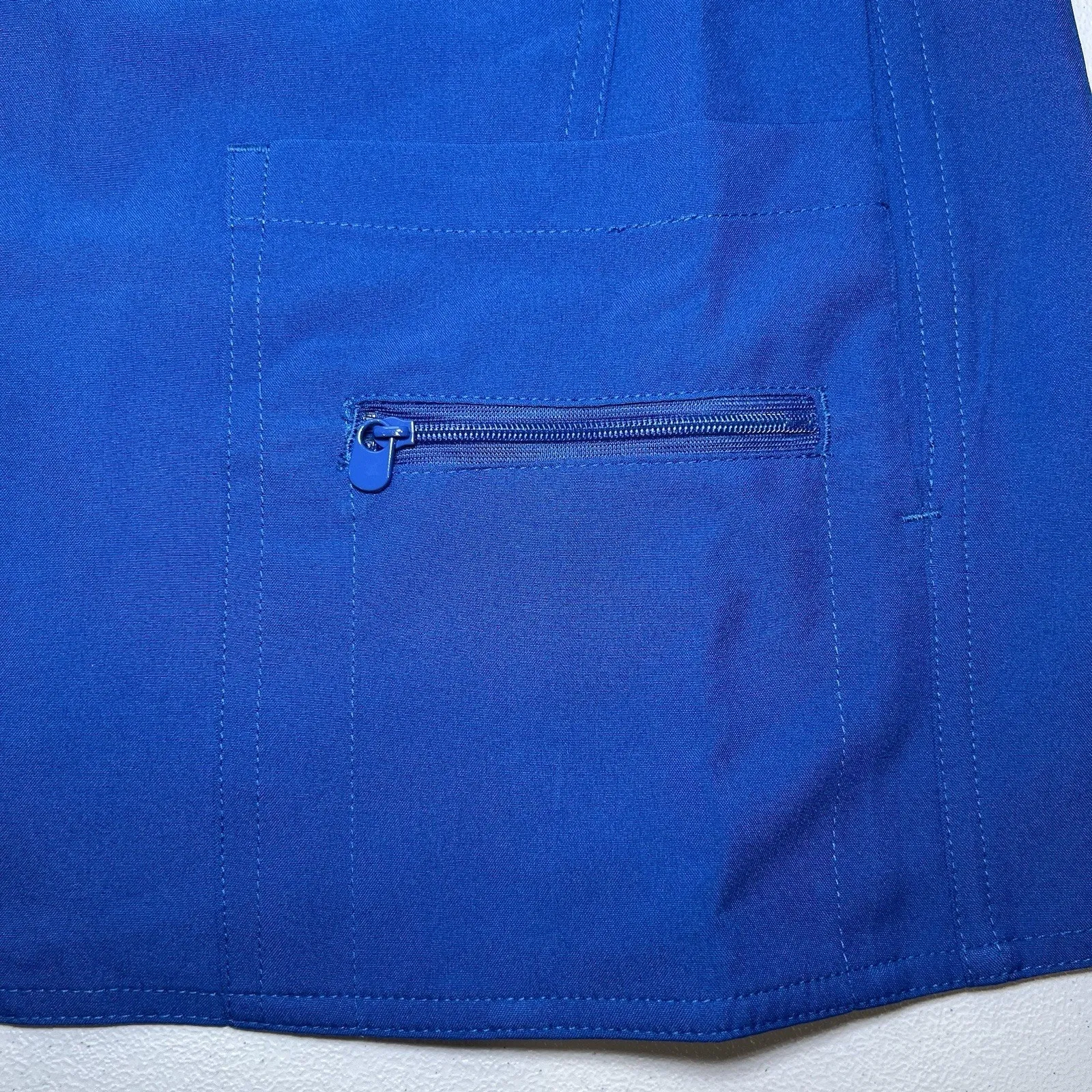Med Couture Activate Performance‎ Stretch Scrub Top Women’s Size Small Royal NWT Blue - Image 4