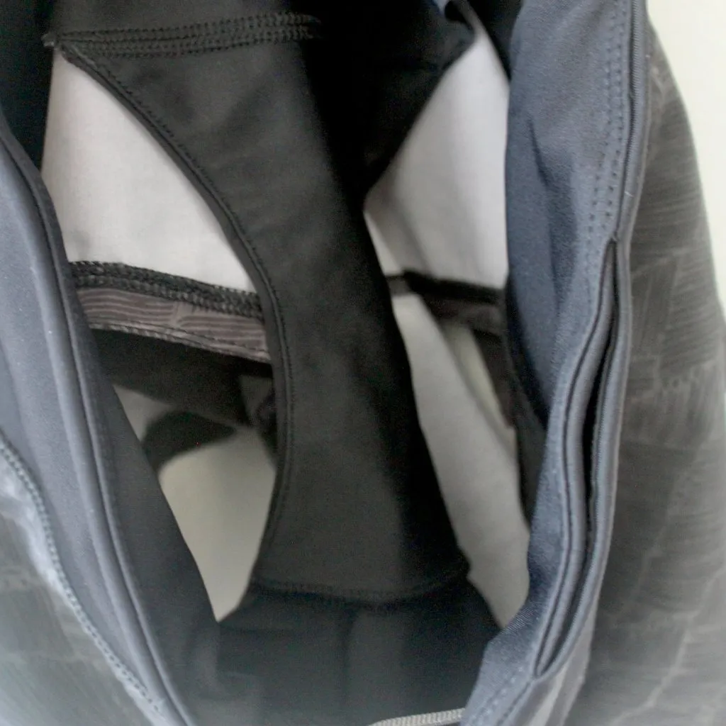 Vuori Charcoal Grey Athletic Athleisure Casual Shorts with Pocket Extra Small - Image 5