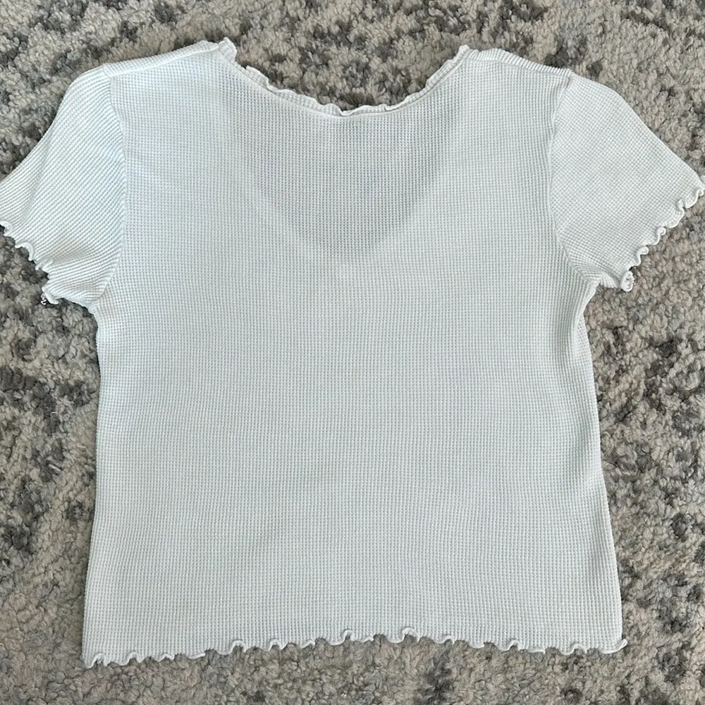 Brandy Melville Waffle Tee with Lettuce Edge - Image 2