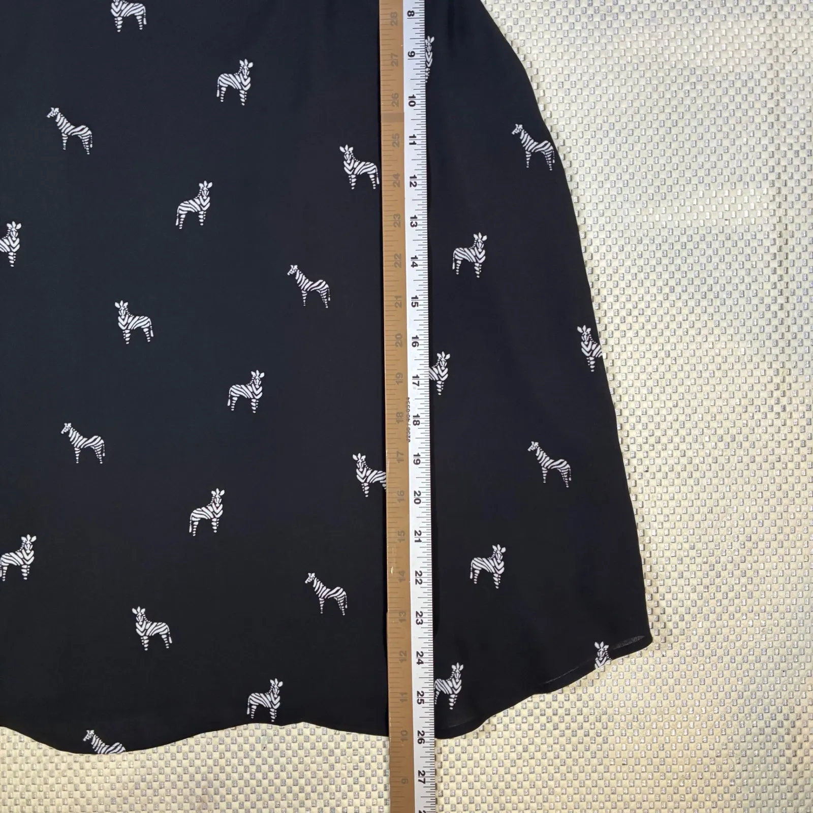 NWT LOFT Black Zebra‎ Print Sleeveless V-Neck Tank Top Blouse - Size M - Image 7