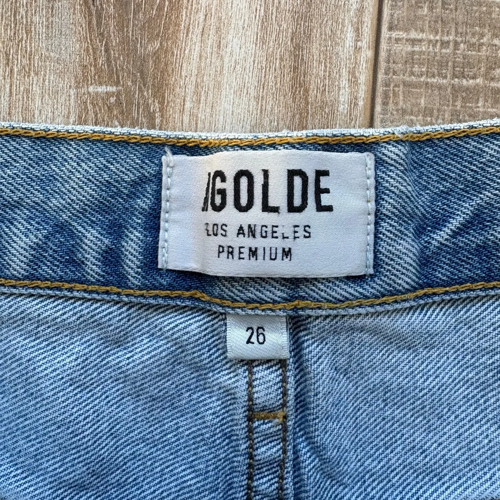 AGOLDE Parker Vintage Cut Off Denim Shorts in Swap Meet Size 26 - Image 2