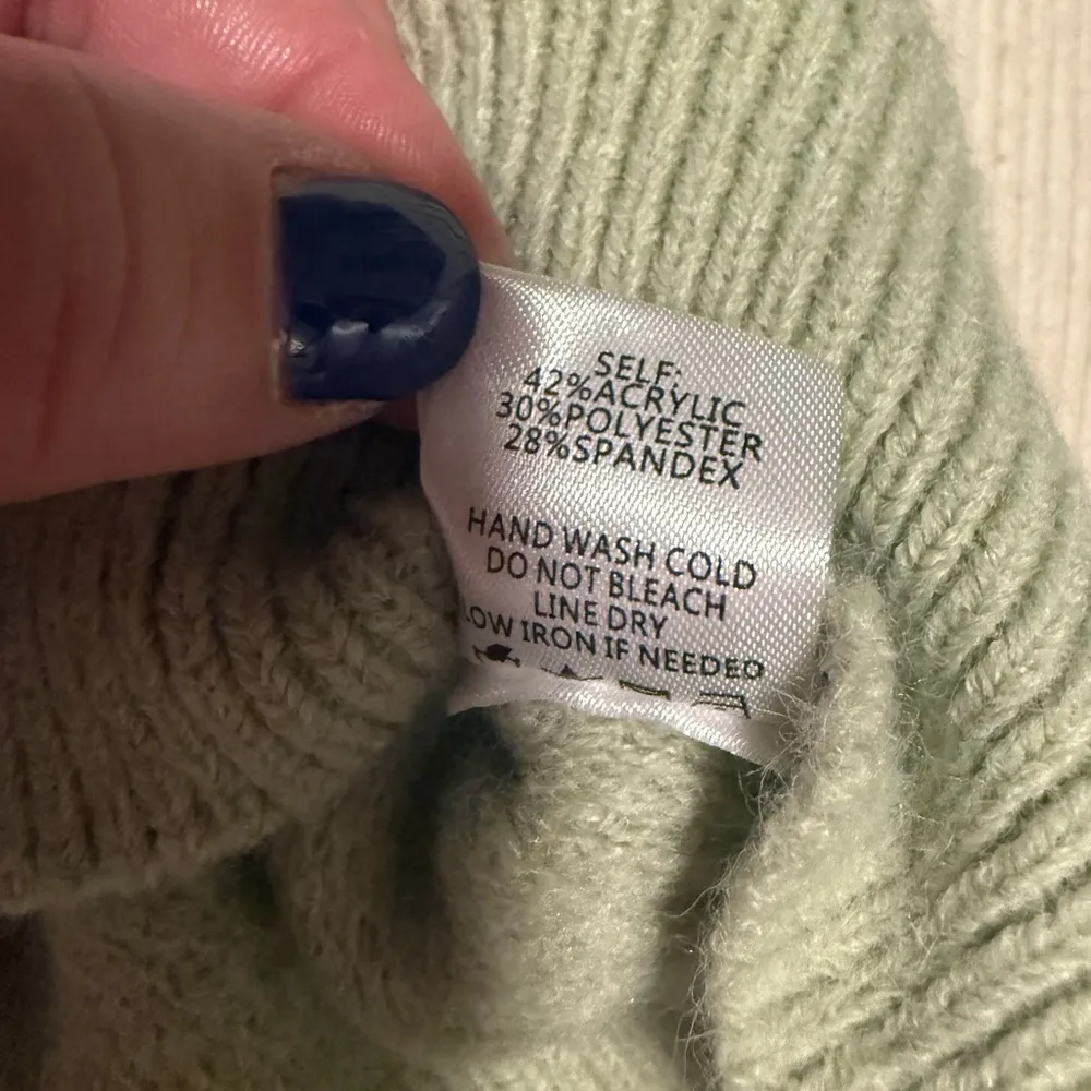 Blue Blush Green Crew Neck Cropped Sweater - Image 3