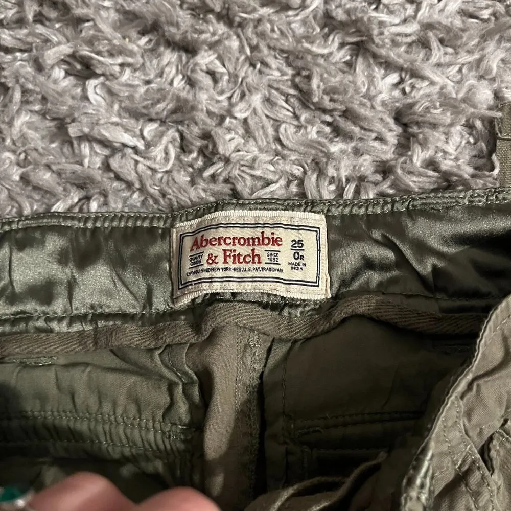 Abercrombie & Fitch Vintage army green relaxed cargo pants size 0 25 - Image 5