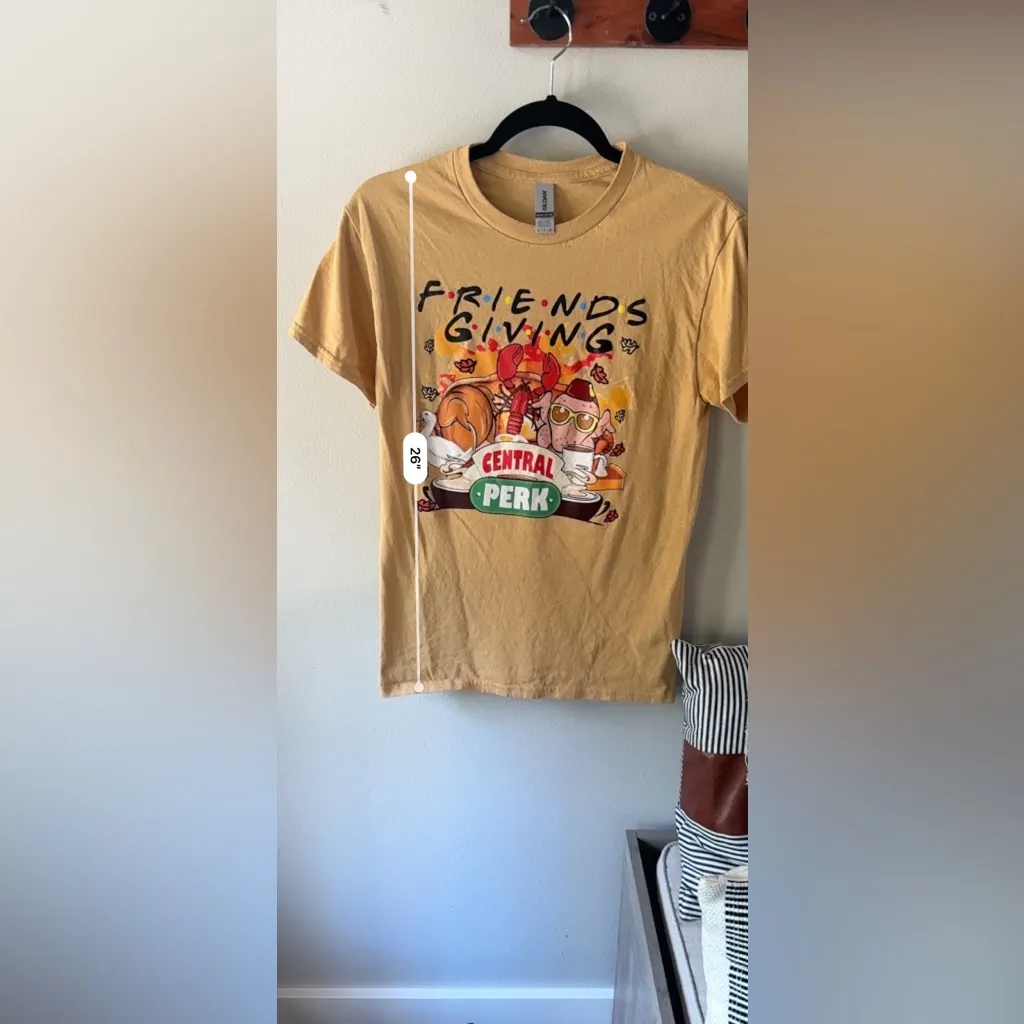 Friendsgiving Friends Themed Thanksgiving Central Perk Shirt Size Small Gold - Image 7