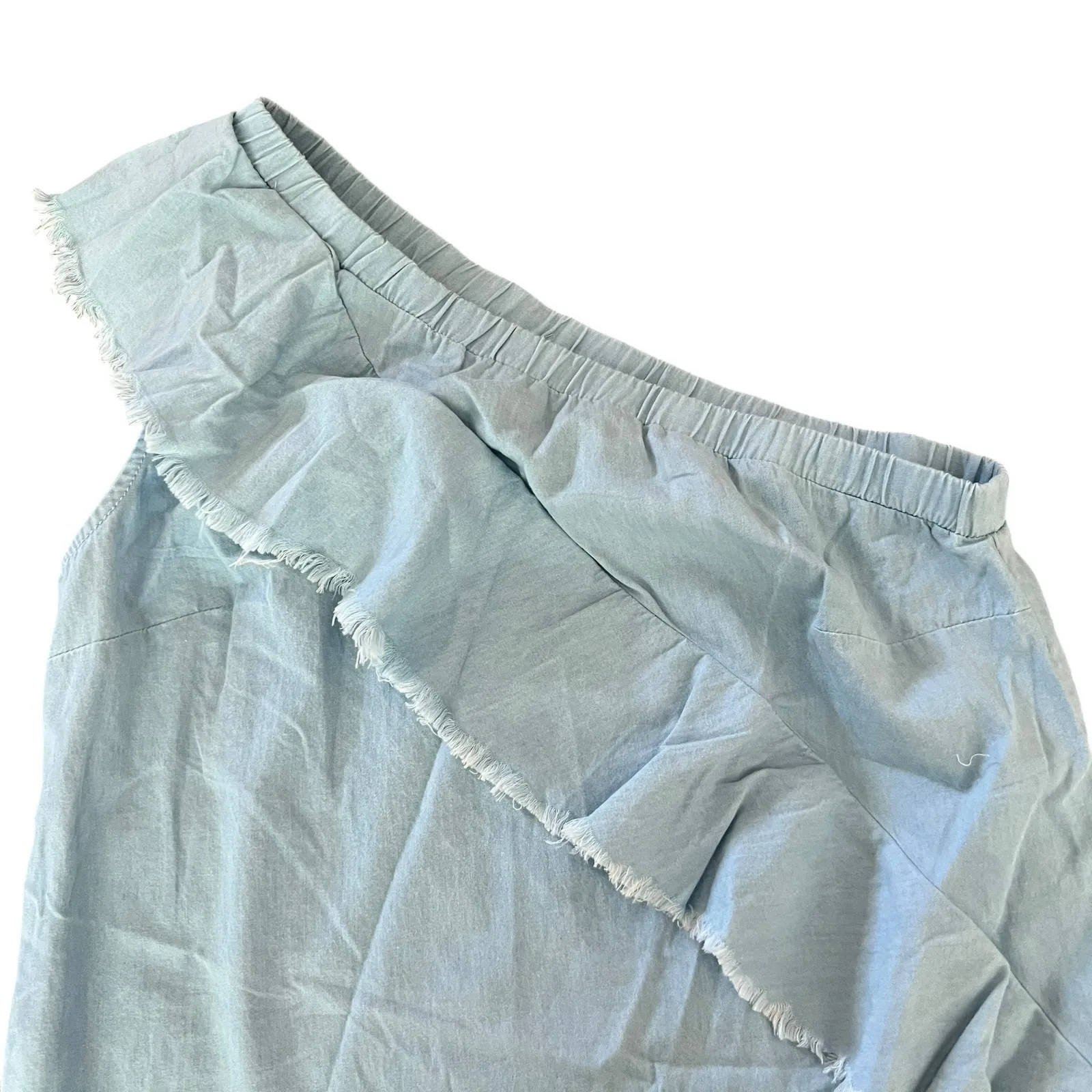 UMGEE DENIM Ruffle One Shoulder Top Blouse Sz M Sleeveless Raw Hem LightWash NEW - Image 2