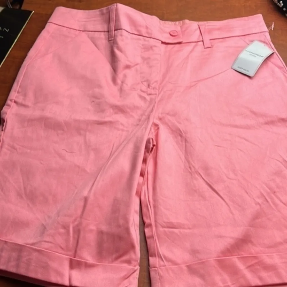 Sag harbor ladies shorts waist 34  length 19  new with tag - Image 16