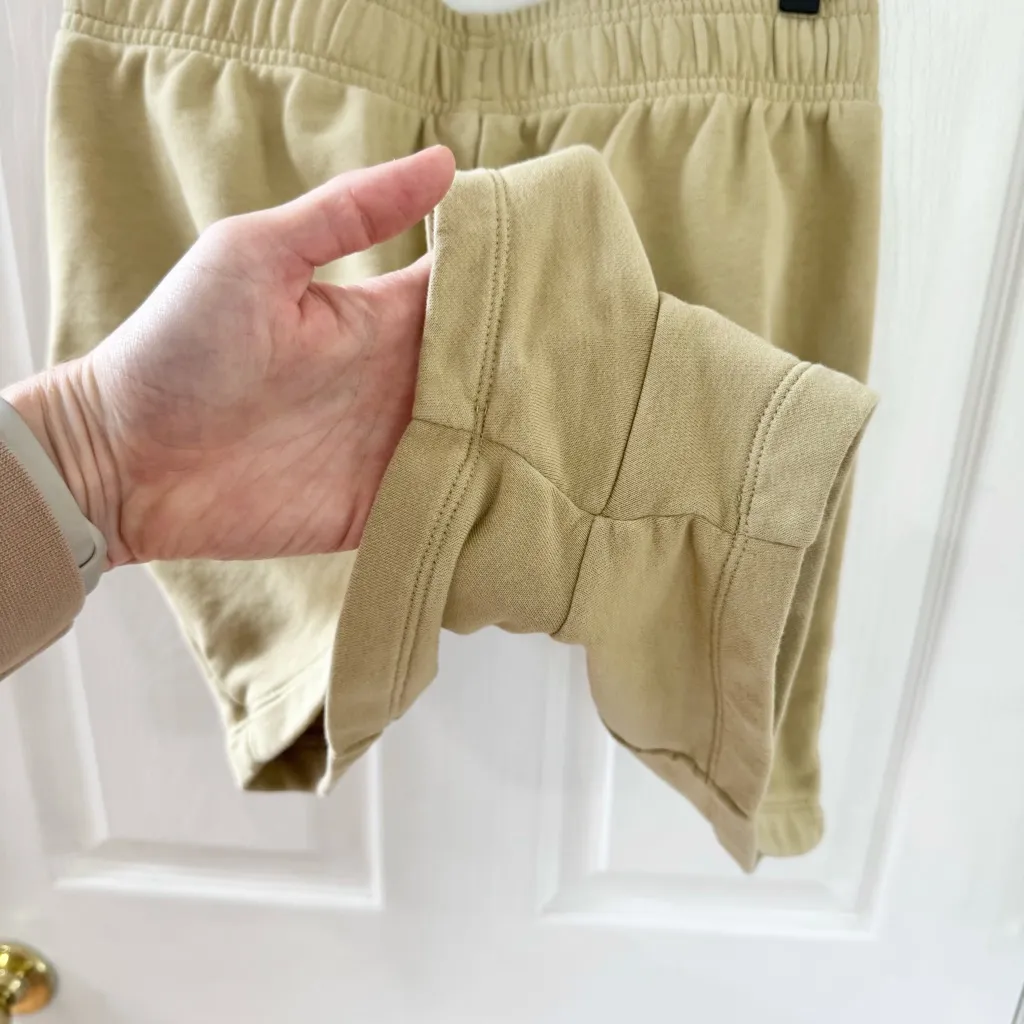 NWOT NIKE ATHLETICS SHORTS WOMENS MEDIUM - Image 8