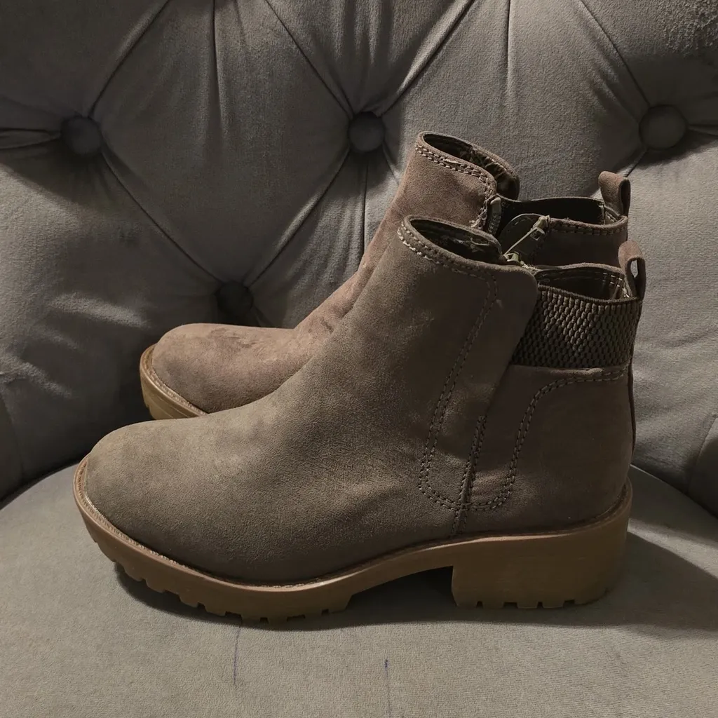 Sun + Stone women Tan Chukka Boots Brown Size 6 - Image 6