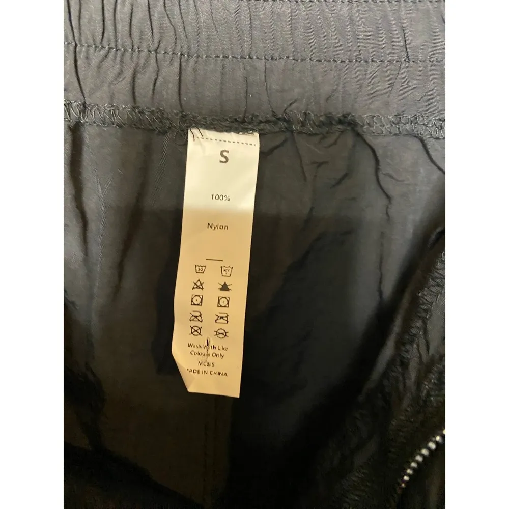 Halara Cargo Shorts SMALL Black High Waist Flap Pocket Casual Elastic Comfort - Image 6