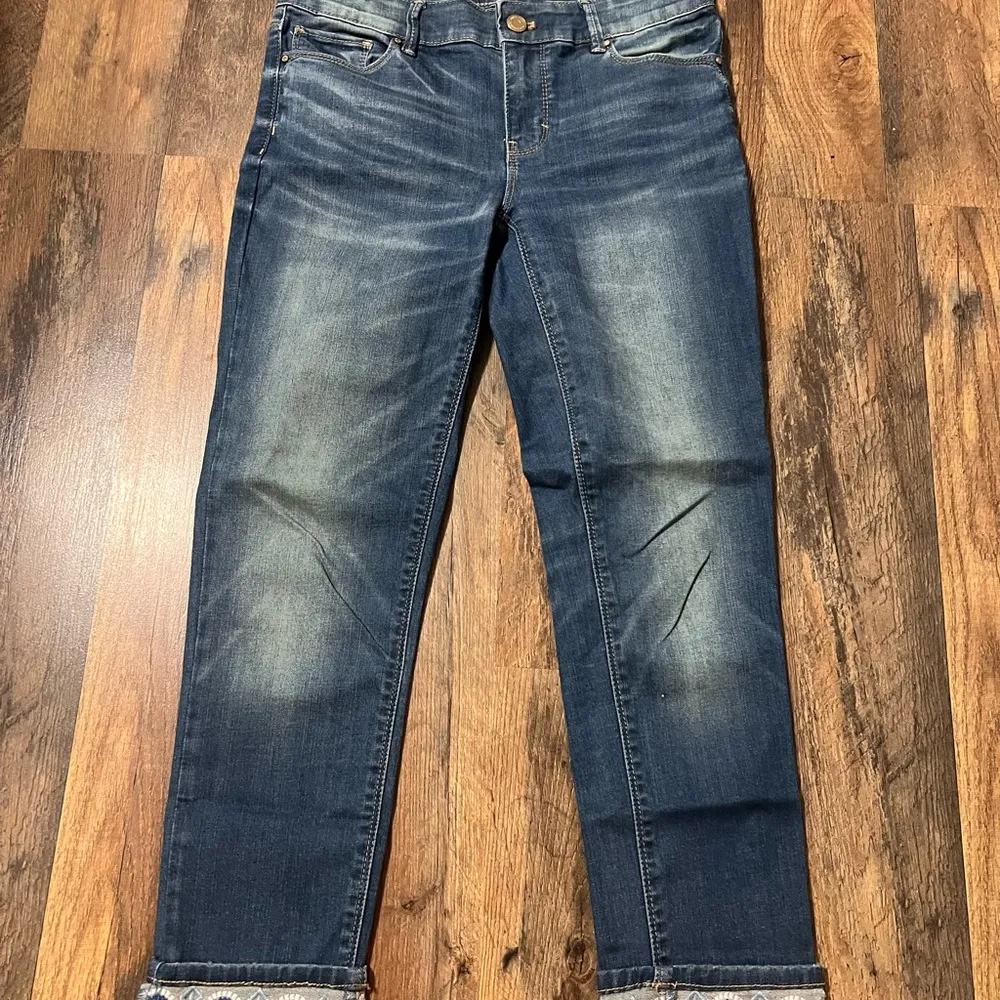 WHBM
Women's Blue Jeans with Embroidered Cuffs - Image 4