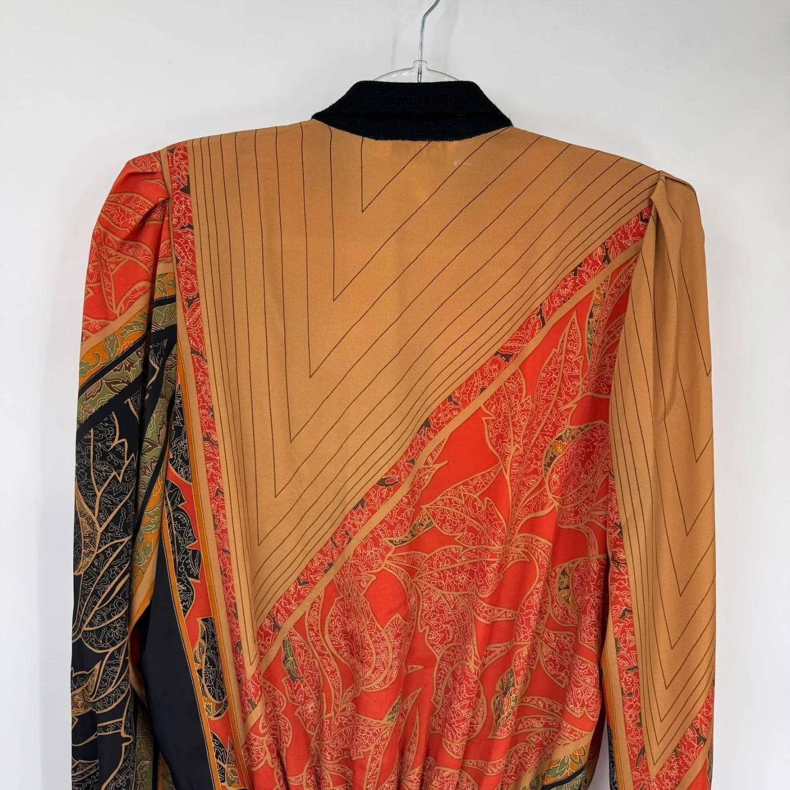 Vintage La Phia Collections Button Front Top Large Orange Polyester Asian Print - Image 7